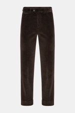 04651/ A trip in a bag Cordhose dunkelbraun aus Baumwoll-Modal-Cord, slim Fit, knöchellang, mit teilelastischem Bund und Taschen, frontal fotografiert.