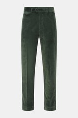04651/ A trip in a bag Cordhose grün aus Baumwoll-Modal-Cord, slim fit, knöchellang mit teilelastischem Bund, Taschen, Reißverschluss, frontal fotografiert.