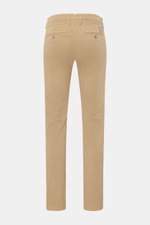 Jacob Cohen Chino 'Bobby' beige, slim fit, schmal zulaufend, Baumwoll-Twill mit Stretch, Rückansicht, französische Taschen, Knopf, Leder-Patch.