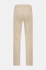 Jacob Cohen Chino 'Bobby' beige, Rückansicht, schmal zulaufend, Baumwoll-Twill mit Stretch, französische Taschen, Knopf-Gesäßtaschen, kleines Leder-Patch.
