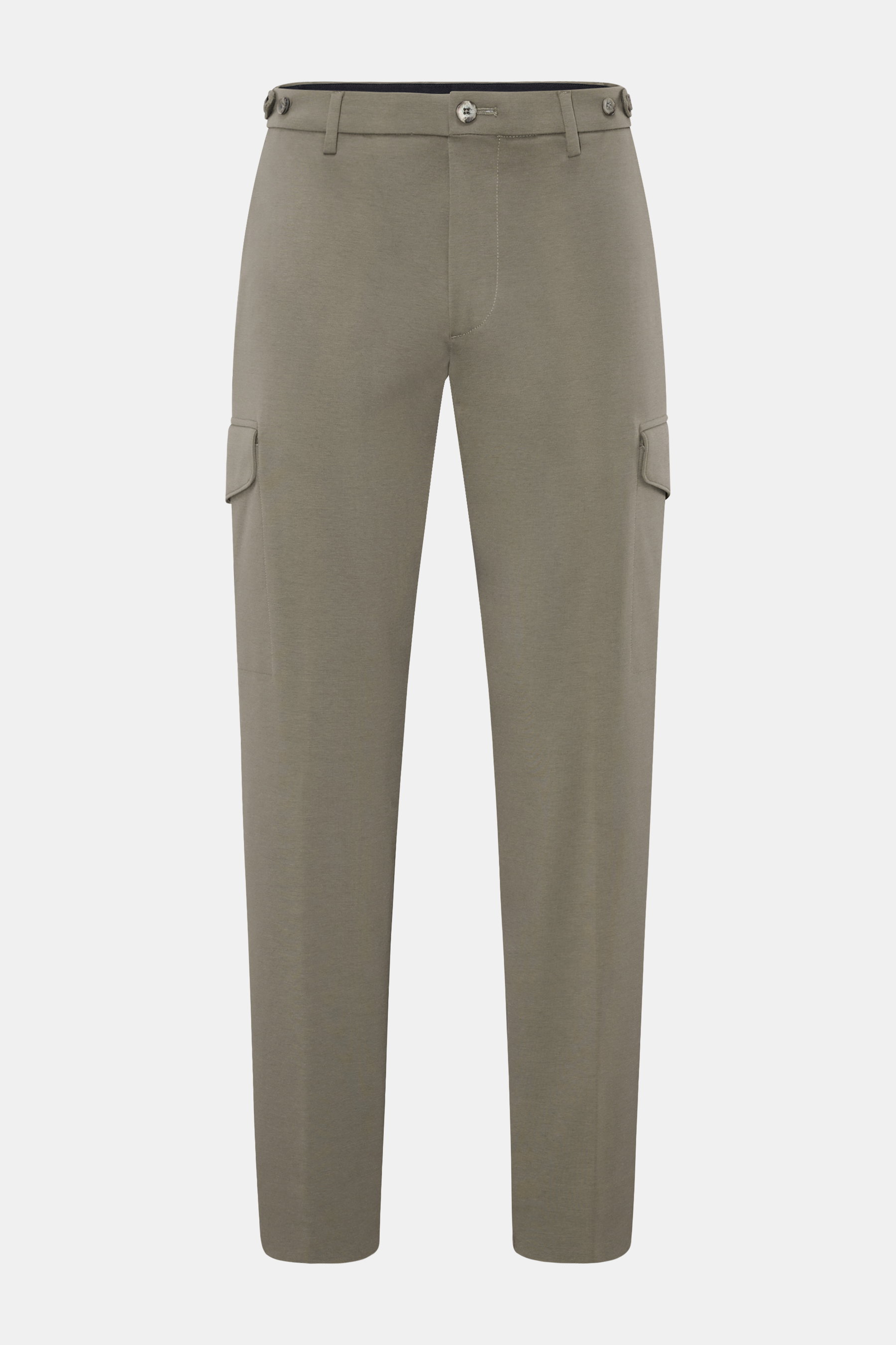 GTA Cargohose 'Kevin' graugrün, moderne, schmal zulaufende Jerseyhose mit elastischem Bund, Reißverschluss, Side Adjuster, Cargo- und Gesäßtaschen, frontal fotografiert.