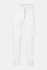 Frontale Nahaufnahme der 04651/ A trip in a bag Cord-Cargohose offwhite aus Baumwoll-Breitcord mit leichtem Stretch, weichem Griff, Tapered Fit, regulärer Oberschenkelweite, knöchellang, schmal zulaufend, Reißverschluss, Bundknopf, teilelastischem Bund mi