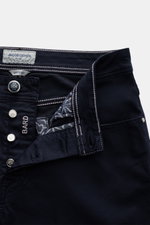 Alt tag (125 characters): Close-up front view of Jacob Cohen Trousers 'Bard' navy with button fly, tonal stitching, and branded details.

Description:  
<p>Get style and quality with the classic five-pocket trousers 'Bard' by JACOB COHEN in a slim fit. Th