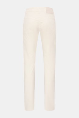 Jacob Cohen Hose 'Bard' offwhite Rückansicht, Slim Fit Five-Pocket-Hose aus elastischem Baumwoll-Lyocell-Twill mit Button Fly, Münztasche, tonalem Stitching und Leather Patch.