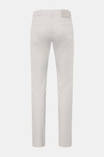Rear view of Jacob Cohen Hose 'Bard' hellgrau slim fit cotton twill pants with five-pocket style, button fly, tonal stitching, and leather patch.

Description: <p>Setzen Sie Anspruch auf Stil und Qualität mit der klassischen Five-Pocket-Hose 'Bard' von JA