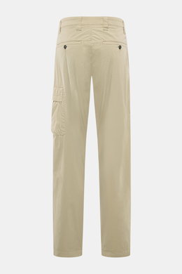 C.P. Company Cargohose sand, Rückansicht, knöchellang, gerader Schnitt, Baumwoll-Microfaser-Mix, Cargo- und paspelierte Gesäßtaschen, Reißverschluss, Bundknopf.