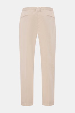 Santaniello Chino 'Arsenio' beige, knöchellang, softem Baumwoll-Twill, einfache Bundfalte, paspelierte Taschen, Rückansicht, Tapered Fit.