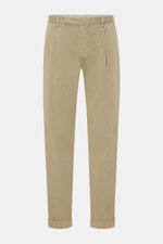 Santaniello Chino 'Camerota' oliv, frontale Ansicht, feiner Baumwoll-Twill, leicht elastisch, einfache Bundfalte, tapered Fit, knöchellang mit Saumaufschlag.