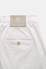 Richard J. Brown Chino 'Singapore' sand Rückansicht mit Leder-Patch, Knopf-Gesäßtasche, weicher Baumwoll-Twill, Slim Fit, französischen Taschen.