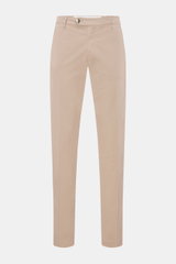 Richard J. Brown Chino 'Singapore' beige, Slim Fit, weiche Baumwolle mit leichtem Stretch, schmal zulaufend, Frontansicht, Reißverschluss, Bundknopf.