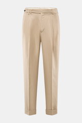 PT Torino Hose 'Carrot Fit' beige, frontale Ansicht, kurzer Tapered-Schnitt, Schurwoll-Leinen-Mix, hohe Bundhöhe, doppelte Bundfalte, fixierter Saumaufschlag.