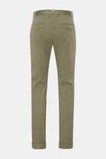 PT Torino Chino 'Master Fit' oliv, Rückansicht, knöchellang, Baumwoll-Twill, elastisch, Saumaufschlag, französische & verdeckte Taschen.