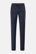 Front view of Mason's Jogger pants 'New York' navy in a slim fit, tapered cut with elasticated waistband and drawstring, zip fly, French pockets, and jetted back pockets with button, made of a soft, lightweight cotton-Lyocell blend with slight stretch.

<