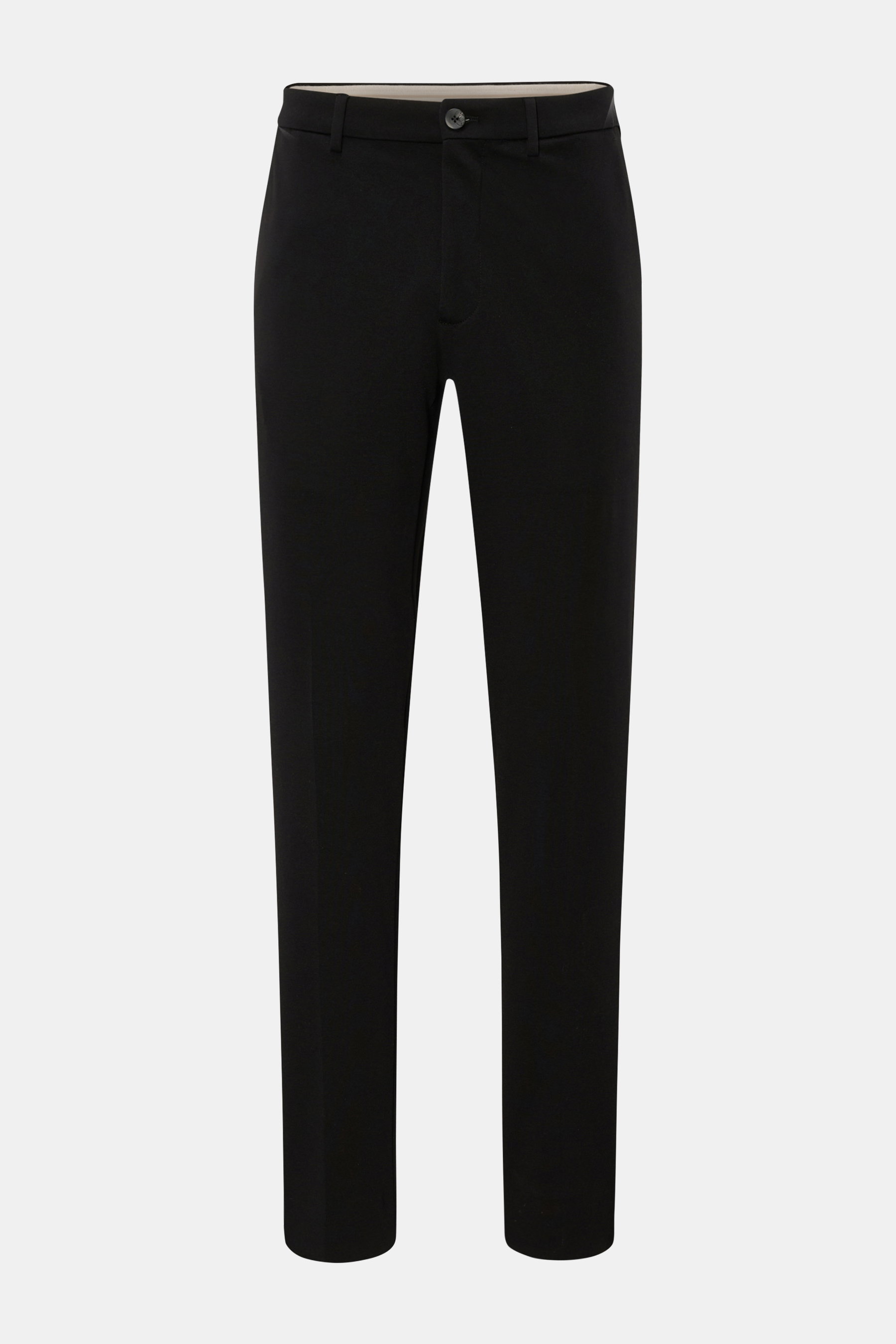 Front view of the GTA Hose 'Davide' schwarz, a lightweight black jersey pant in cotton-microfiber blend, regular fit, tapered, ankle-length with zipper, button, elastic waistband, French pockets, logo detail, and buttoned back pockets. Legerer Klassiker f
