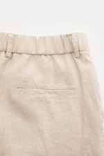 Alt tag (125 characters max):
Close-up of the back waistband and jetted pocket of 04651/ A trip in a bag Linen jogger pants 'Linen Pants' beige, showing linen texture.

Description:
<p>Perfect for warm days: These linen jogger pants by 04651/ A TRIP IN A 