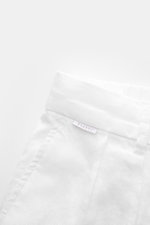 Close-up front view of 04651/ A trip in a bag Linen jogger pants 'Linen Pants' white, showing waistband and pocket details.

<p>Perfect for warm days: These linen jogger pants by 04651/ A TRIP IN A BAG are the ideal summer essential – for travel or for th