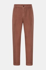 Front view of 04651/ A trip in a bag Linen jogger pants 'Linen Pants' rust brown, pure linen with tapered, short cut, elastic waistband, zip and button.

Description: <p>Perfect for warm days: These linen jogger pants by 04651/ A TRIP IN A BAG are the ide