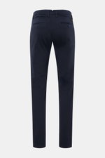 Jacob Cohen Chino 'Bobby' navy shown from the back, slim fit, tapered navy cotton trousers with buttoned back pockets and tonal leather patch, modern luxury in everyday wear with elastic quality, soft touch, zipper and button closure, French pockets, pipe