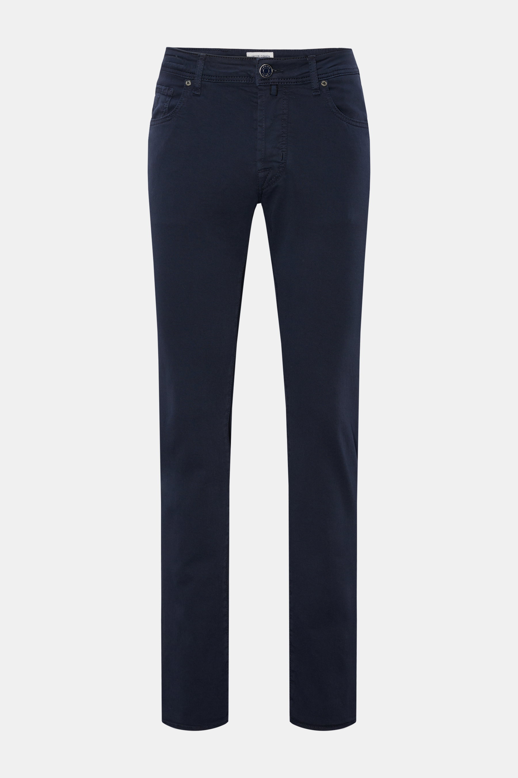 Jacob Cohen Baumwollhose 'Bard' navy, Slim Fit Five-Pocket-Hose aus elastischer, weicher Baumwolle mit Ponyfell-Lederpatch, frontale Ansicht.