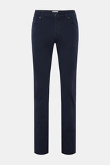 Jacob Cohen Baumwollhose 'Bard' navy, Slim Fit Five-Pocket-Hose aus elastischer, weicher Baumwolle mit Ponyfell-Lederpatch, frontale Ansicht.