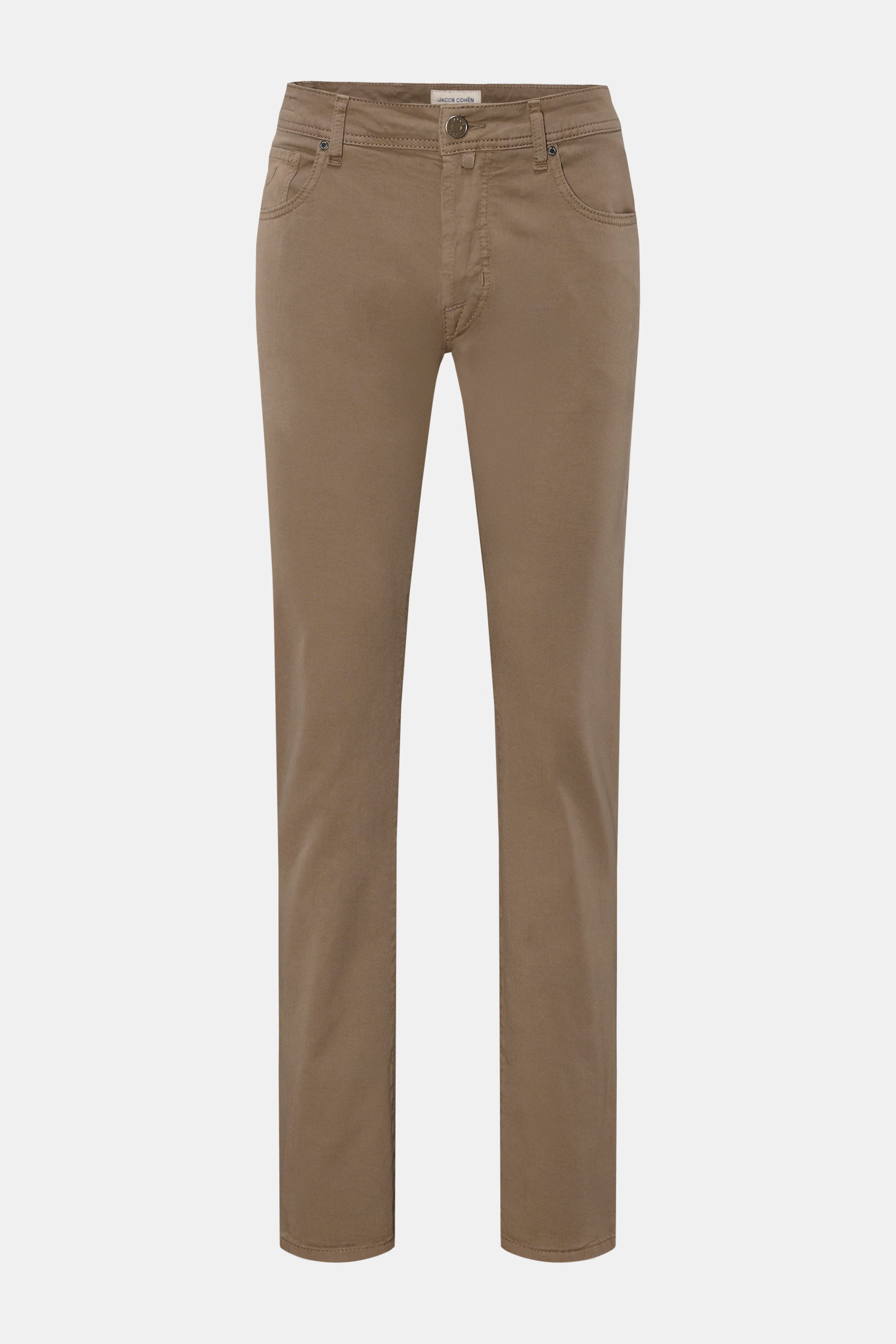 Jacob Cohen Baumwollhose 'Bard' graubraun, Slim Fit, Five-Pocket-Stil, elastisch, Button Fly, Leather Patch in Ponyfell-Optik, Frontalansicht.