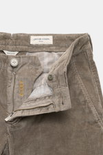 Close-up front view of Jacob Cohen Corduroy Pants 'Bobby' taupe with open zipper, waistband button, and visible inner lining showing precise Italian craftsmanship.

Description: <p>Precise Italian craftsmanship - this is what the label JACOB COHEN stands 