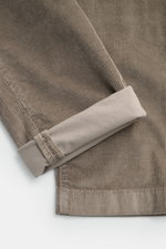 Close-up top view of Jacob Cohen Corduroy Pants 'Bobby' taupe showing soft cotton blend corduroy fabric with a rolled cuff. Precise Italian craftsmanship - this is what the label JACOB COHEN stands for, creating a bestseller for the contemporary men's war