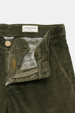 Close-up front view of Jacob Cohen Corduroy Pants 'Bobby' dark green showing zipper, button, and inner check pattern, made with soft cotton blend.

<p>Precise Italian craftsmanship - this is what the label JACOB COHEN stands for, creating a bestseller for