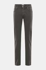 Jacob Cohen Jeans 'Bard' dunkelgrau, frontal fotografiert, Slim Fit, schmal zulaufend, Denim aus Baumwolle und Microfaser, elastisch, weicher Griff, Button Fly, Five-Pocket-Stil, Münztasche mit Initial, Gesäßtaschen mit Stitching, Leather Patch in Ponyfel
