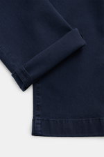 Close-up front view of Jacob Cohen Pants 'Bobby' navy showing folded hem and fine cotton-lyocell twill fabric texture.

<p>Embrace modern luxury in everyday life: The slim-cut pants 'Bobby' from JACOB COHEN impress with soft twill made of cotton with lyoc