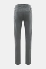 Jacob Cohen Pants 'Bobby' grey shown from the back, slim-cut with tapered legs, soft cotton-lyocell twill, elastic, French pockets, buttoned back pockets, and tonal leather patch. Embrace modern luxury in everyday life: The slim-cut pants 'Bobby' from JAC