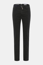 Jacob Cohen Hose 'Bobby' schwarz, schmal zulaufend, Slim Fit, aus weichem Baumwoll-Lyocell-Twill mit Stretch, Frontansicht mit Reißverschluss, Bundknopf.