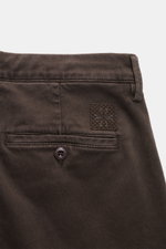 Jacob Cohen Pants 'Bobby' dark brown shown from a close-up rear view, highlighting twill cotton-lyocell fabric and leather patch. Rely on modern luxury in everyday life: The slim-cut pants 'Bobby' by JACOB COHEN impress with soft twill made of cotton with