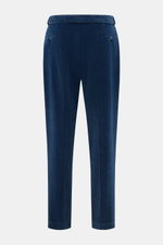 Officine Générale Hose 'Hugo' braun, knöchellang, schmal zulaufend, mit Gürtel, Seiten- und paspelierte Gesäßtaschen, Rückansicht.