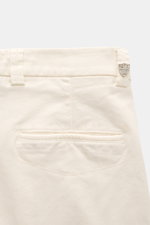 Berwich Baumwollhose 'Chiaia Old' creme, Detailansicht von hinten oben, weicher Griff, leicht elastisch, Tapered Fit, Leistentasche, Bund mit Knopfriegel.