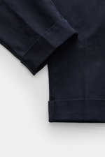 Berwich Baumwollhose 'Chiaia Old' navy, Detailaufnahme des fixierten Saumaufschlags in schmal zulaufendem Tapered Fit aus elastischer Baumwolle.