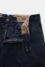 Berwich Baumwollhose 'Chiaia Old' navy, Detailaufnahme von innen mit offenem Reißverschluss, elastische, garment dyed Baumwolle, Tapered Fit, Fischgrat.