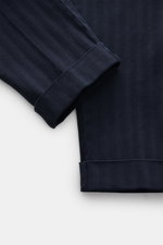 Berwich Baumwollhose 'Chiaia Old' navy Detailaufnahme des fixierten Saumaufschlags im Tapered Fit mit tonalem Fischgrat und weichem Griff.