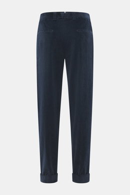 Rear view of Berwich Corduroy pants 'Chiaia' navy in tapered fit with side seam pockets, hip pockets, fixed hem turn-up, and zip waist closure.

<p>The trousers 'Chiaia' by BERWICH show how casual elegance can be with their distinctive corduroy in slightl
