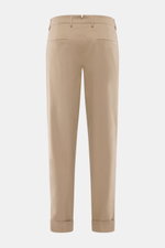 Berwich Chino 'Chiaia' taupe Rückansicht, knöchellang, schmal zulaufend, Baumwoll-Twill, leicht elastisch, mit Bundknöpfen, Leistentaschen, fixiertem Saumaufschlag.