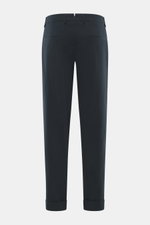 Berwich Chino 'Chiaia' navy, Rückansicht, knöchellang, sehr schmal zulaufend, mit Bundknöpfen, Reißverschluss, Leistentaschen, elastische Baumwolle, Tapered Fit.