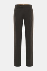 Berwich Baumwollhose 'Retrolong' dunkelbraun im Regular Fit, aus feinem Twill, elastisch, mit Reißverschluss, Bundknöpfen, Bundfalte, Taschen, frontal fotografiert.