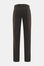 Berwich Baumwollhose 'Retrolong' dunkelbraun, Rückansicht, Regular Fit, feiner Baumwoll-Twill, elastisch, mit Bundknöpfen, Leistentaschen und offener Saumlänge.
