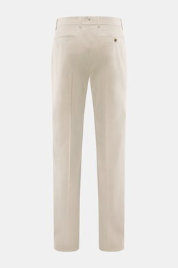 Berwich Baumwollhose 'Retrolong' beige von hinten fotografiert, Regular Fit, elastischer Baumwoll-Twill, Bundknöpfe, paspelierte Taschen.