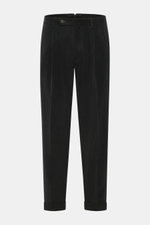 Santaniello Cordhose 'Arsenio' schwarz, frontale Ansicht, knöchellang, schmal zulaufend, Mix aus Baumwolle und Cashmere, weicher Griff, Tapered Fit, reguläre Oberschenkelweite, Reißverschluss, Bundknöpfe, einfache Bundfalte, paspelierte Hüft- und Gesäßtas