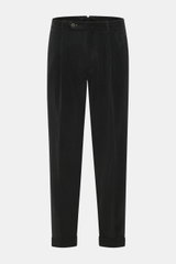 Santaniello Cordhose 'Arsenio' schwarz, frontale Ansicht, knöchellang, schmal zulaufend, Mix aus Baumwolle und Cashmere, weicher Griff, Tapered Fit, reguläre Oberschenkelweite, Reißverschluss, Bundknöpfe, einfache Bundfalte, paspelierte Hüft- und Gesäßtas