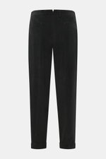 Rückansicht der Santaniello Cordhose 'Arsenio' schwarz, knöchellang, tapered Fit, Baumwoll-Cashmere-Mix, weicher Griff, Bundknöpfe, Reißverschluss, paspelierte Taschen, fixierter Saumaufschlag.