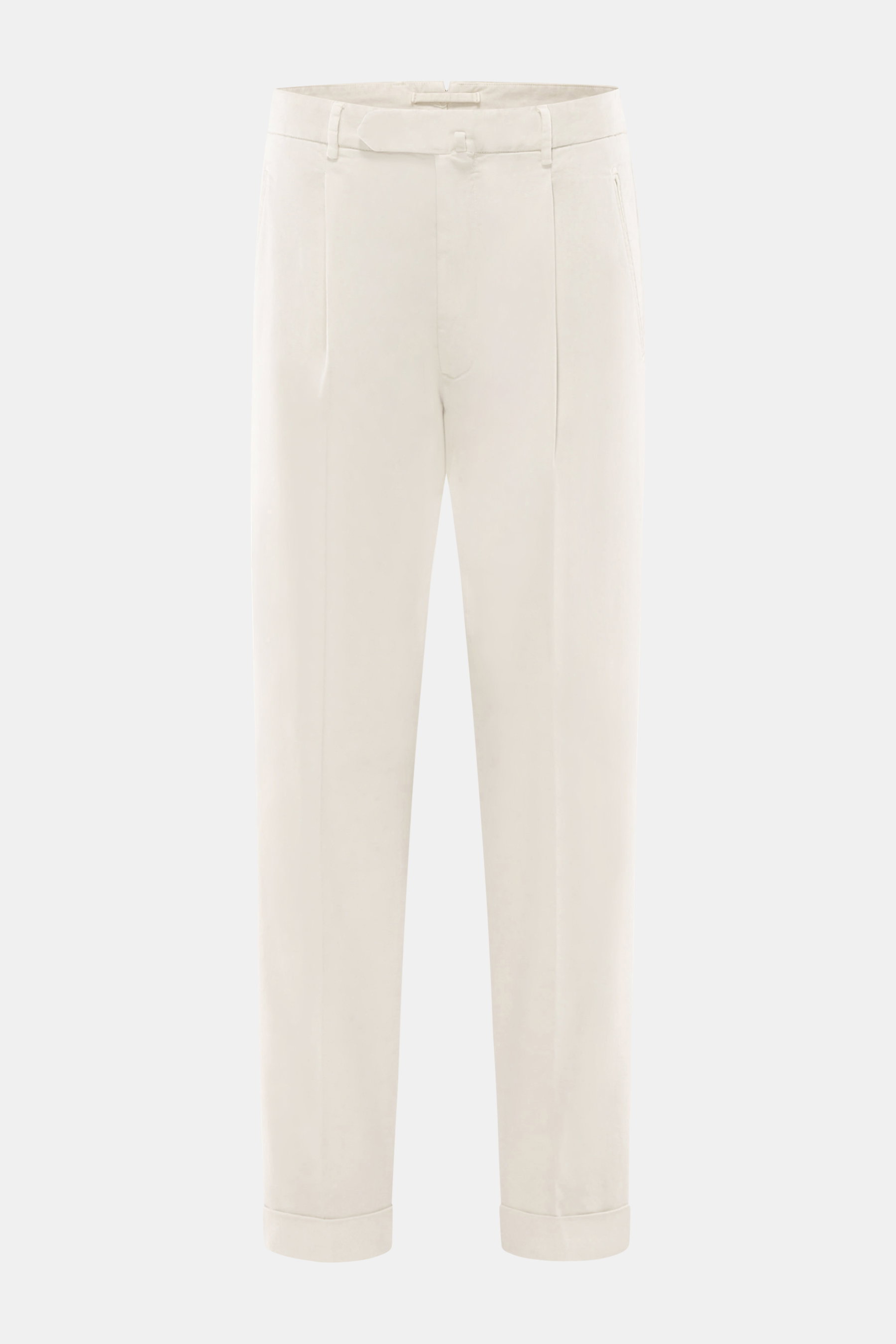 Santaniello Chino 'Arsenio' sand, frontale Ansicht, Twill Baumwolle, leicht elastisch, weicher Griff, tapered Fit, knöchellang, Bundknöpfe, Reißverschluss, Bundfalte, paspelierte Taschen, fixierter Saumaufschlag.