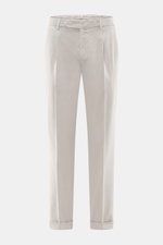 Santaniello Chino 'Camerota' hellgrau frontale Ansicht, weicher Twill, elastische Baumwolle, einfache Bundfalte, Tapered Fit, knöchellang mit fixiertem Saumaufschlag.