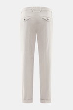 Rückansicht der Santaniello Chino 'Camerota' hellgrau aus softem, elastischem Baumwoll-Twill mit geknöpften Gesäßtaschen und fixiertem Saumaufschlag.
